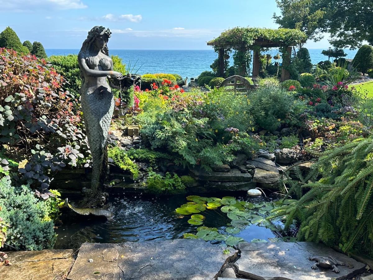 לינה וארוחת בוקר קובורג The Wind In The Willows - Luxury Lakefront Oasis מראה חיצוני תמונה